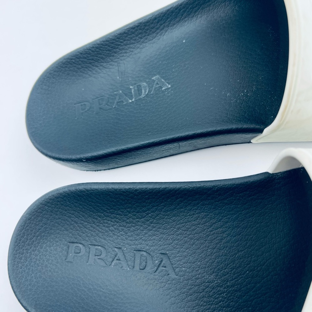 Prada: Black & White Rubber Flat Sandals Size: 8.5US - 38.5EU - Picture 4 of 7